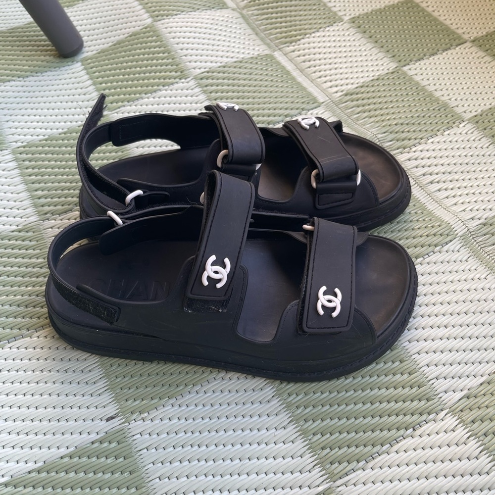 Chanel Black Sandals with white Accents - Picture 2 of 6